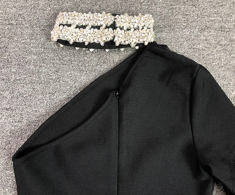 Elegant One-Shoulder Asymmetric Slit Bodycon Dress · Slim Fit